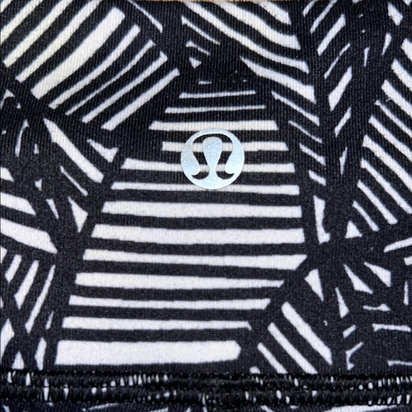 EUC - Lululemon Wunder Under Black and White Athletic Casual Banana Leaf Legging - Picture 2 of 8
